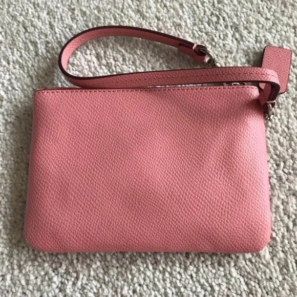 Authentic Coach Light Pink Pebble Leather Wristlet - Picture 2 of 4
